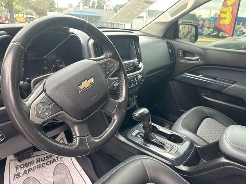 Used 2017 Chevrolet Colorado Z71 AWD/4WD image 23