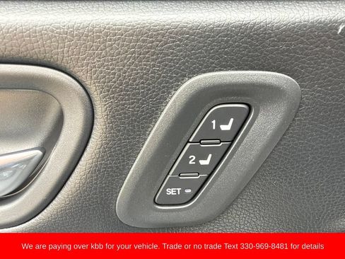 Used 2025 Honda Pilot Black Edition image 11