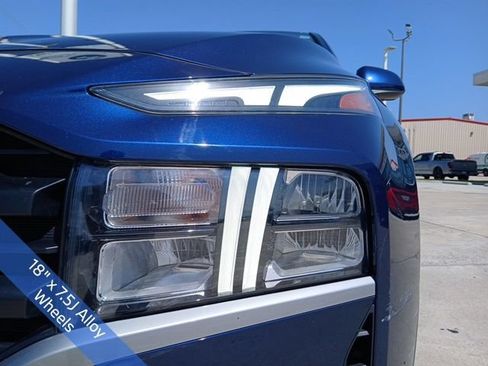 Used 2023 Hyundai Santa Fe SE AWD/4WD image 4