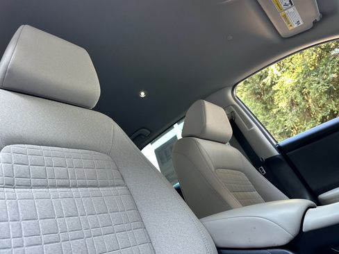 Used 2023 Honda HR-V LX image 14