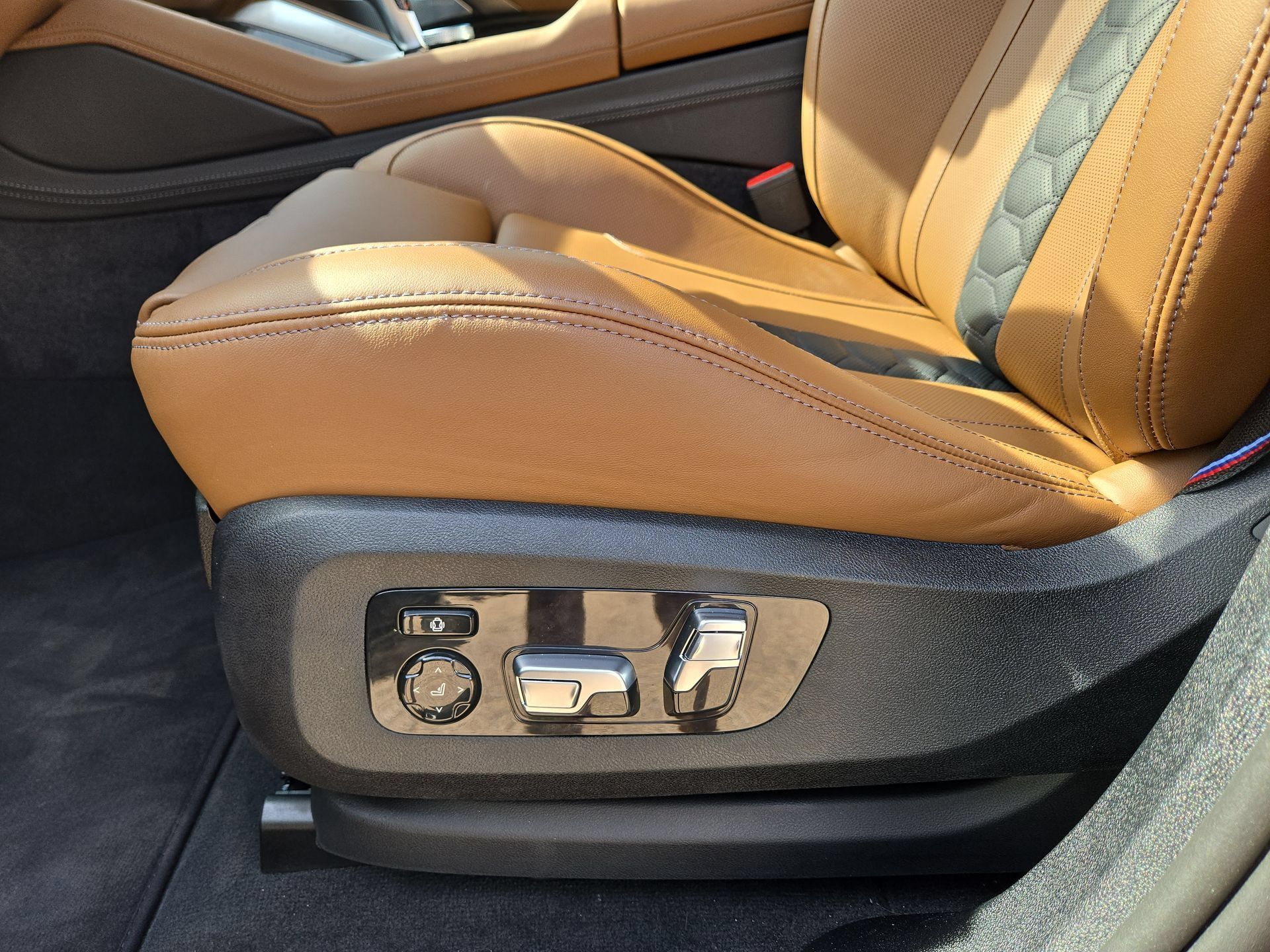 New 2027 BMW X6 M Competition w/ Executive Package AWD/4WD image 17