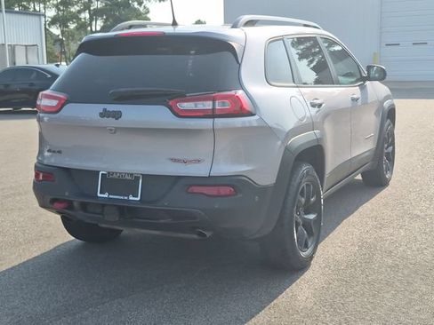 Used 2018 Jeep Cherokee Trailhawk w/ Quick Order Package 27L AWD/4WD image 3