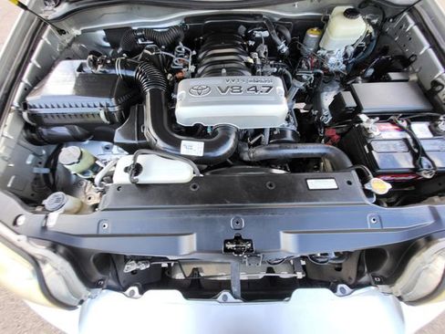 Used 2008 Toyota 4Runner SR5 AWD/4WD image 11