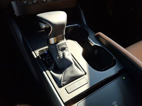 Used 2025 Lexus ES 350 w/ Premium Package image 15