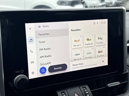 Used 2023 Toyota RAV4 XLE Premium image 31