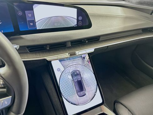 Used 2023 Lucid Air Touring AWD/4WD image 23