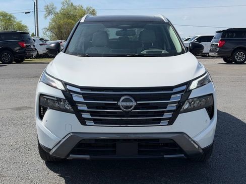 Used 2025 Nissan Rogue SL w/ Tech Package image 10