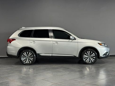 Used 2019 Mitsubishi Outlander SE image 5