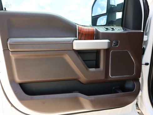 Used 2018 Ford F250 King Ranch w/ King Ranch Ultimate Package AWD/4WD image 31