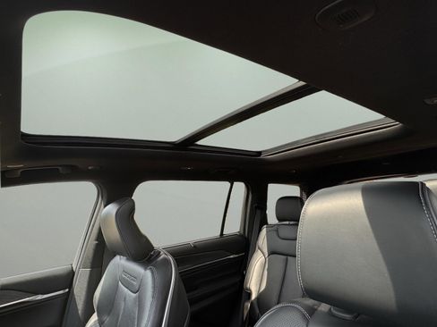 Used 2022 Jeep Grand Cherokee L Overland w/ Luxury Tech Group IV image 13