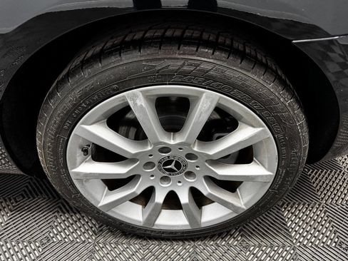 Used 2019 Mercedes-Benz SLC 300 w/ Premium Package image 30