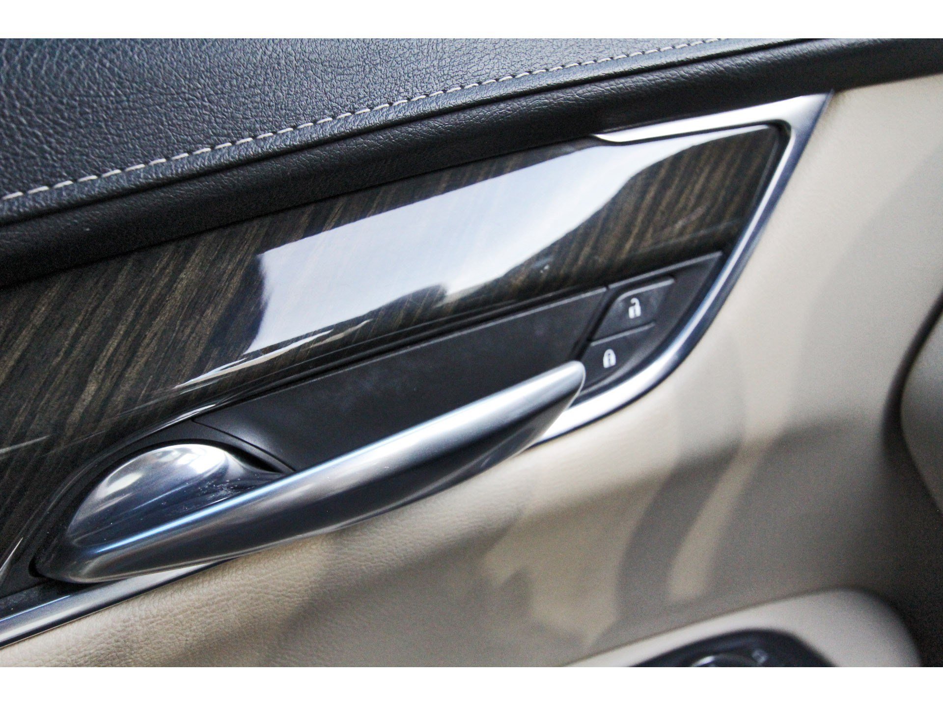 Used 2018 Cadillac XT5 FWD image 22
