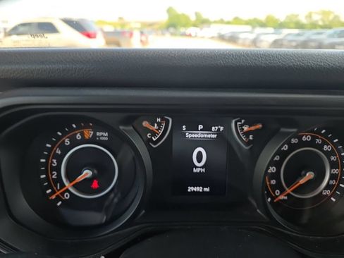 Used 2024 Jeep Gladiator Sport AWD/4WD image 13