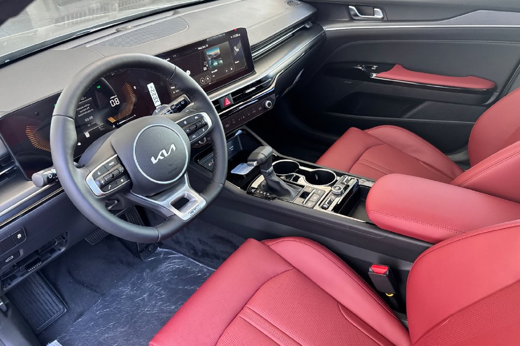 New 2027 Kia K5 GT-Line FWD image 4