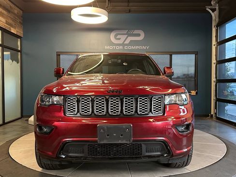 Used 2019 Jeep Grand Cherokee Altitude AWD/4WD image 8