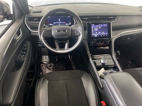 Used 2023 Jeep Grand Cherokee Altitude image 21