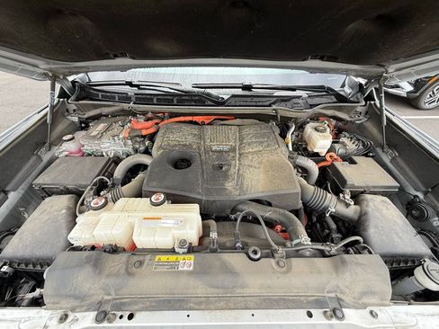 Used 2024 Toyota Tundra Platinum AWD/4WD image 30