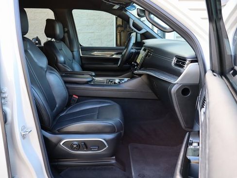 Used 2022 Jeep Wagoneer Series II image 36