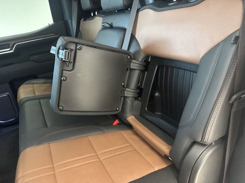 Certified 2023 Chevrolet Silverado 1500 High Country w/ High Country Premium Package image 17