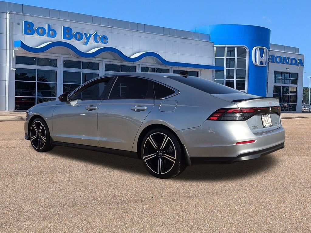 Used 2025 Honda Accord Sport image 7