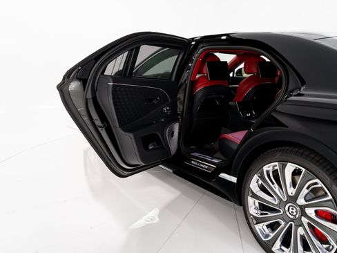 New 2025 Bentley Flying Spur Plug-In Hybrid image 19