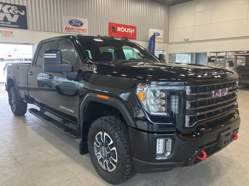 Used 2021 GMC Sierra 2500 AT4 w/ AT4 Preferred Package image 3
