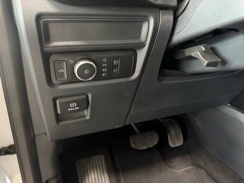 Used 2022 Ford F150 XLT w/ Equipment Group 301A Mid image 17