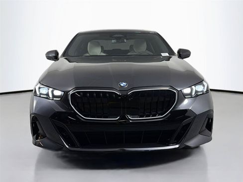 New 2026 BMW 530i w/ M Sport Package RWD image 4