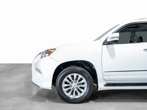 Used 2017 Lexus GX 460 Premium w/ Premium Package image 27