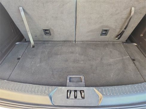 Used 2021 Ford Explorer XLT w/ Equipment Group 202A image 25