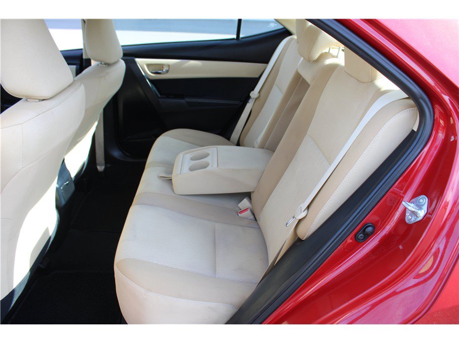 Used 2017 Toyota Corolla LE w/ Carpet Mat Package (TMS) FWD image 11