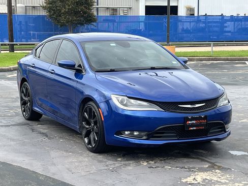Used 2015 Chrysler 200 S w/ Navigation & Sound Group I AWD/4WD image 3