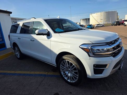 Used 2024 Ford Expedition Max Limited AWD/4WD image 3