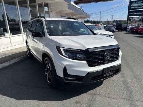 Used 2023 Honda Passport Elite image 11