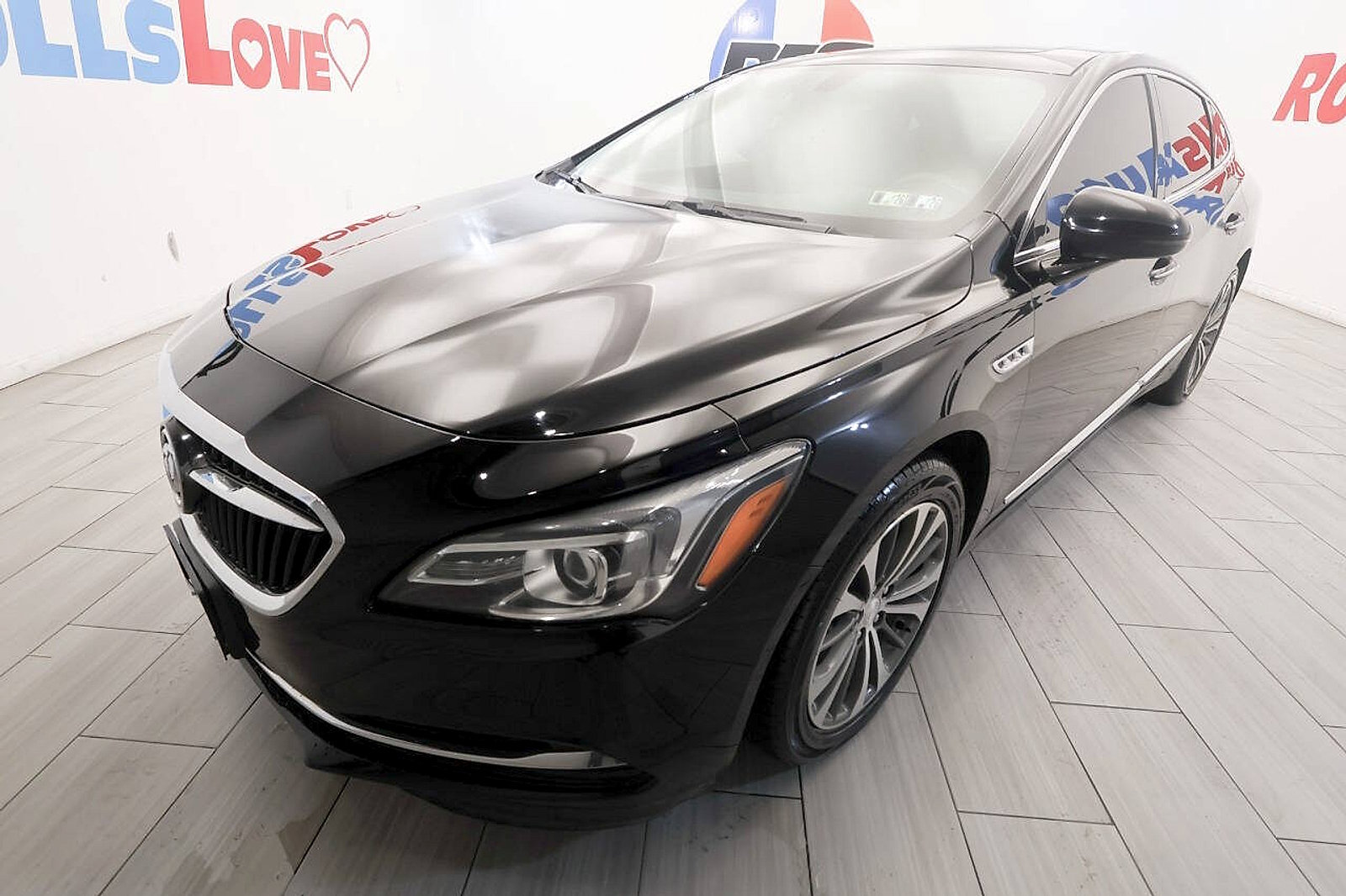 Used 2017 Buick LaCrosse Essence w/ Sun and Shade Package FWD image 1
