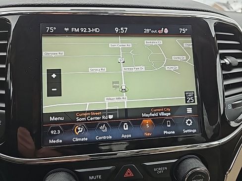 Certified 2020 Jeep Grand Cherokee Limited w/ Premium Lighting Group image 4