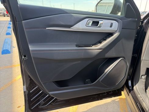 New 2026 Ford Explorer Active AWD/4WD image 9