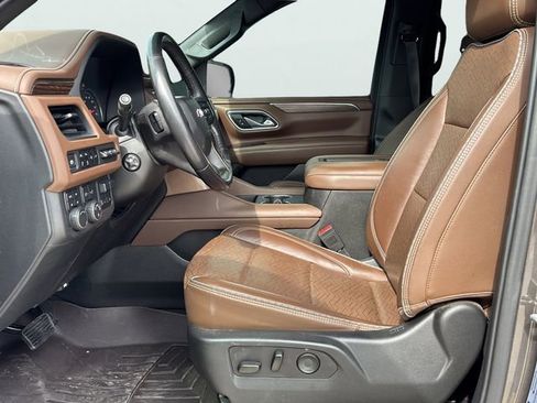 Used 2021 Chevrolet Suburban High Country w/ Premium Package AWD/4WD image 22