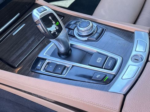 Used 2011 BMW 740Li RWD image 21