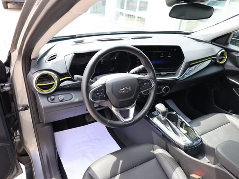 Certified 2024 Chevrolet Trax ACTIV FWD image 23