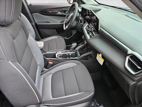 New 2026 Chevrolet TrailBlazer LT w/ LPO, Blackout Package image 16