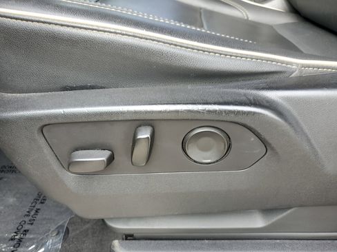 Used 2021 GMC Yukon XL SLT image 11