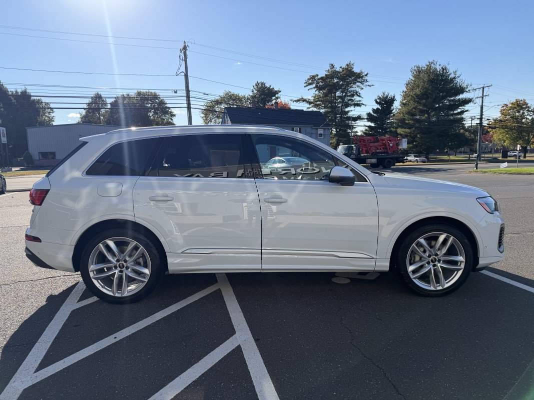 Used 2025 Audi Q7 3.0T Premium Plus w/ Premium Plus Package AWD/4WD image 7