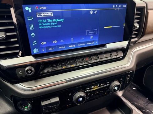 Certified 2023 Chevrolet Silverado 1500 High Country w/ Technology Package image 14