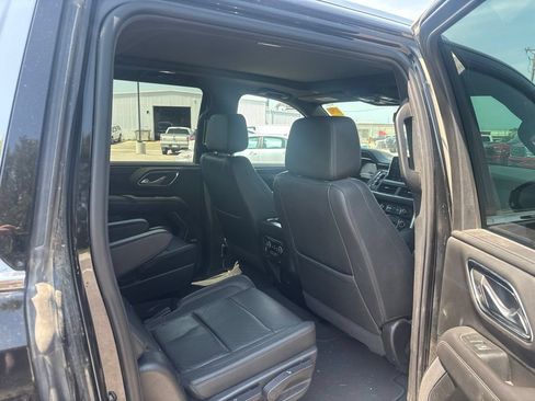 Used 2022 Chevrolet Suburban LT AWD/4WD image 11