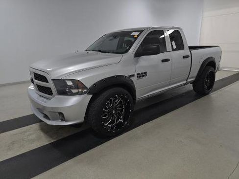 Used 2019 RAM 1500 Express w/ Express Value Package AWD/4WD image 4