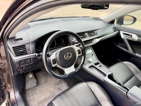 Used 2011 Lexus CT 200h Premium FWD image 12