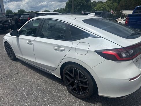 Used 2024 Honda Civic Sport Touring image 5