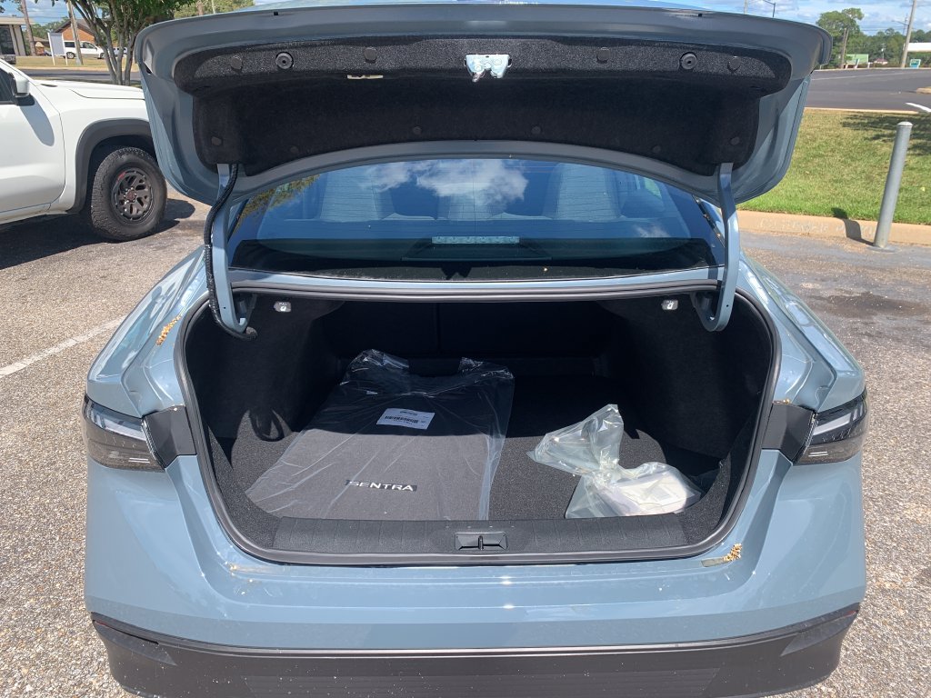 New 2027 Nissan Sentra SV w/ Floor Mat Package FWD image 5
