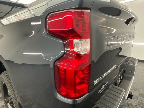 Used 2021 Chevrolet Silverado 1500 LT image 23